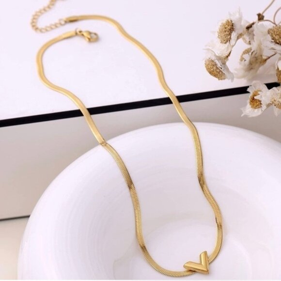 Gold 18k Gold Plated V Snake Chain Necklace | Bold Statement Jewelry - Picture 2 of 3